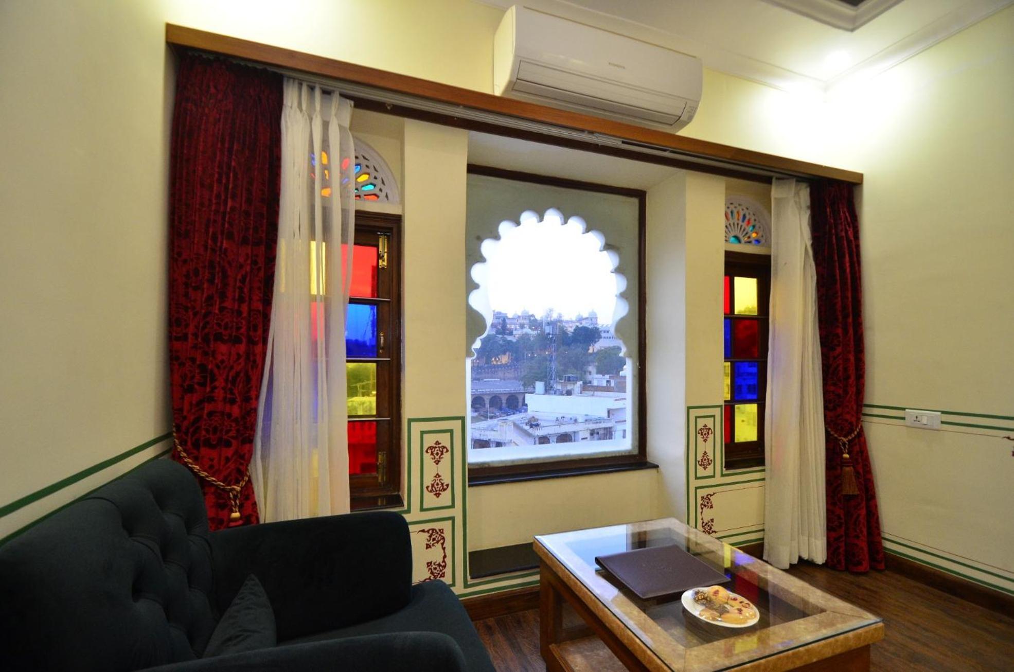 Hotel Aaram Mahal By Pachar Group Udajpur Zewnętrze zdjęcie