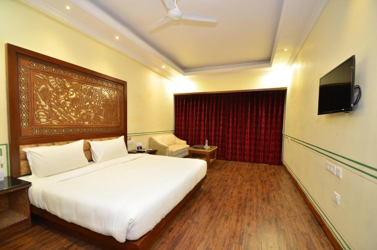 Hotel Aaram Mahal By Pachar Group Udajpur Zewnętrze zdjęcie